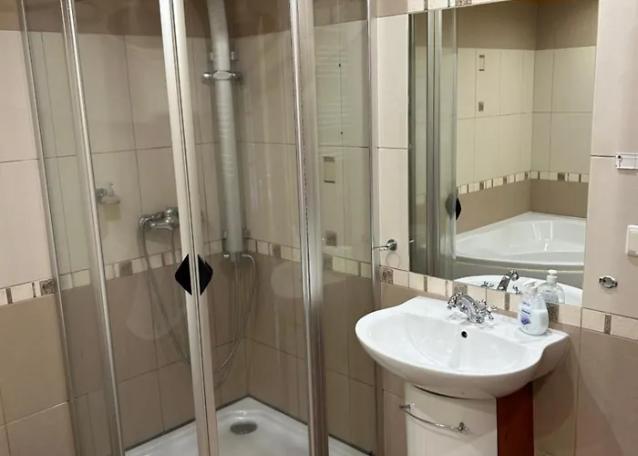 Z Lazienka I Balkonem *